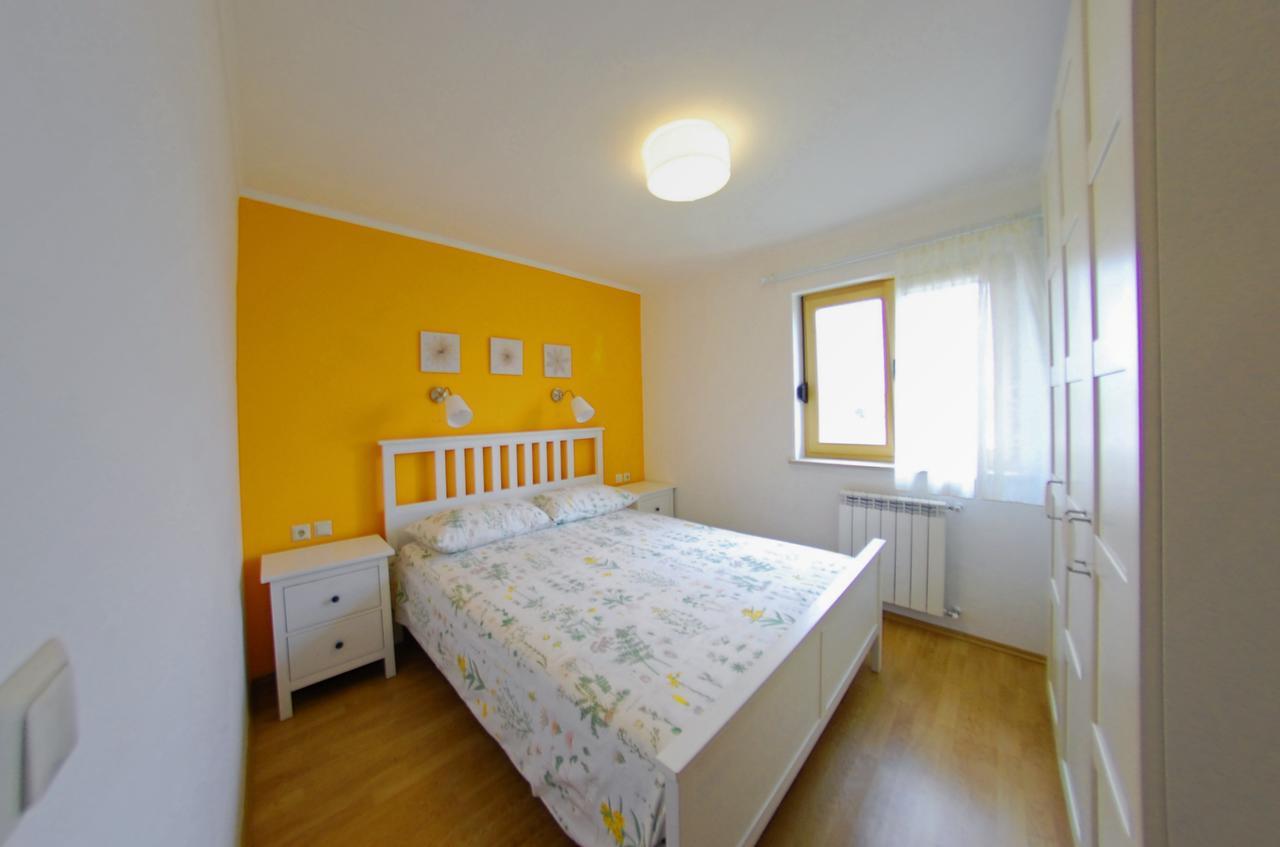 Nelkas Apartments Pula Eksteriør billede